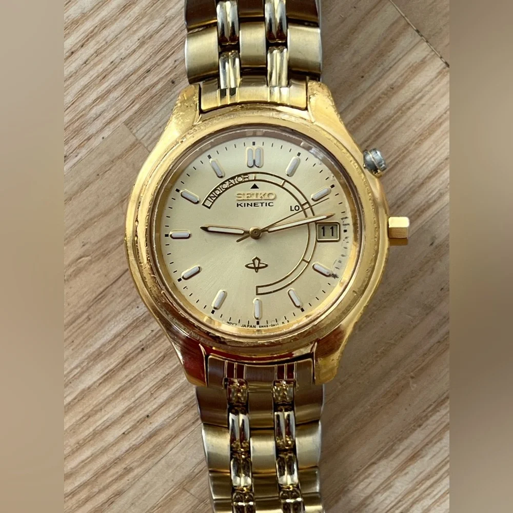 Seiko Kinetic Automatic Men’s Watch Gold-Tone Dial, Case, Bracelet, Date Window